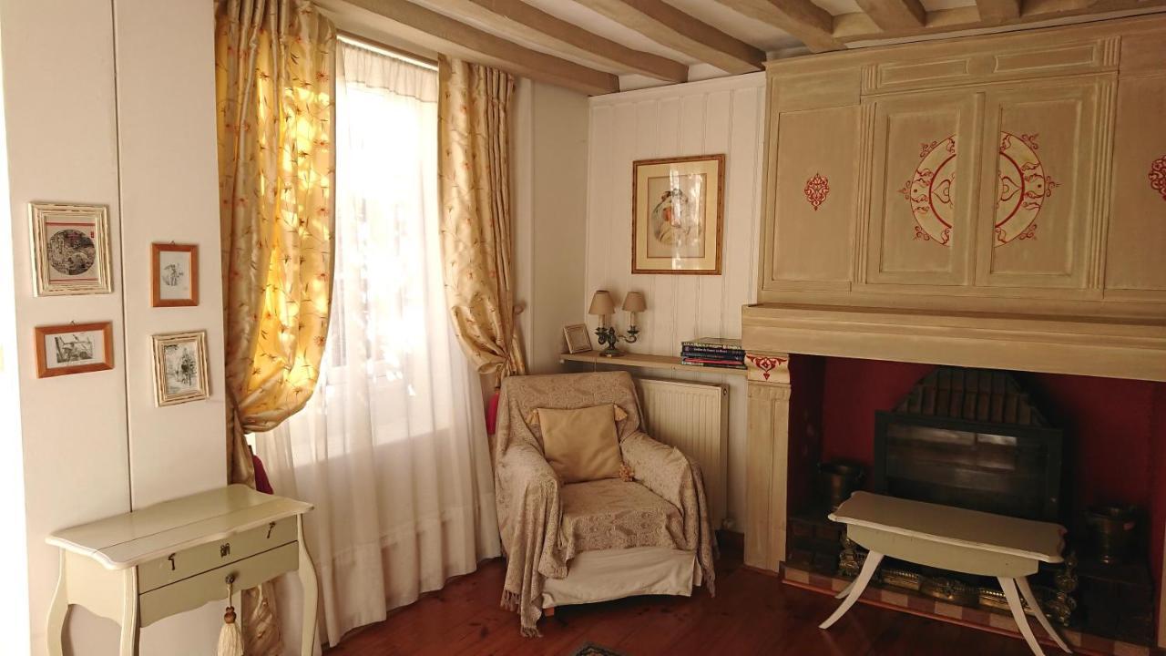 A L'Ombre Du Tilleul Apartment Живерни Екстериор снимка