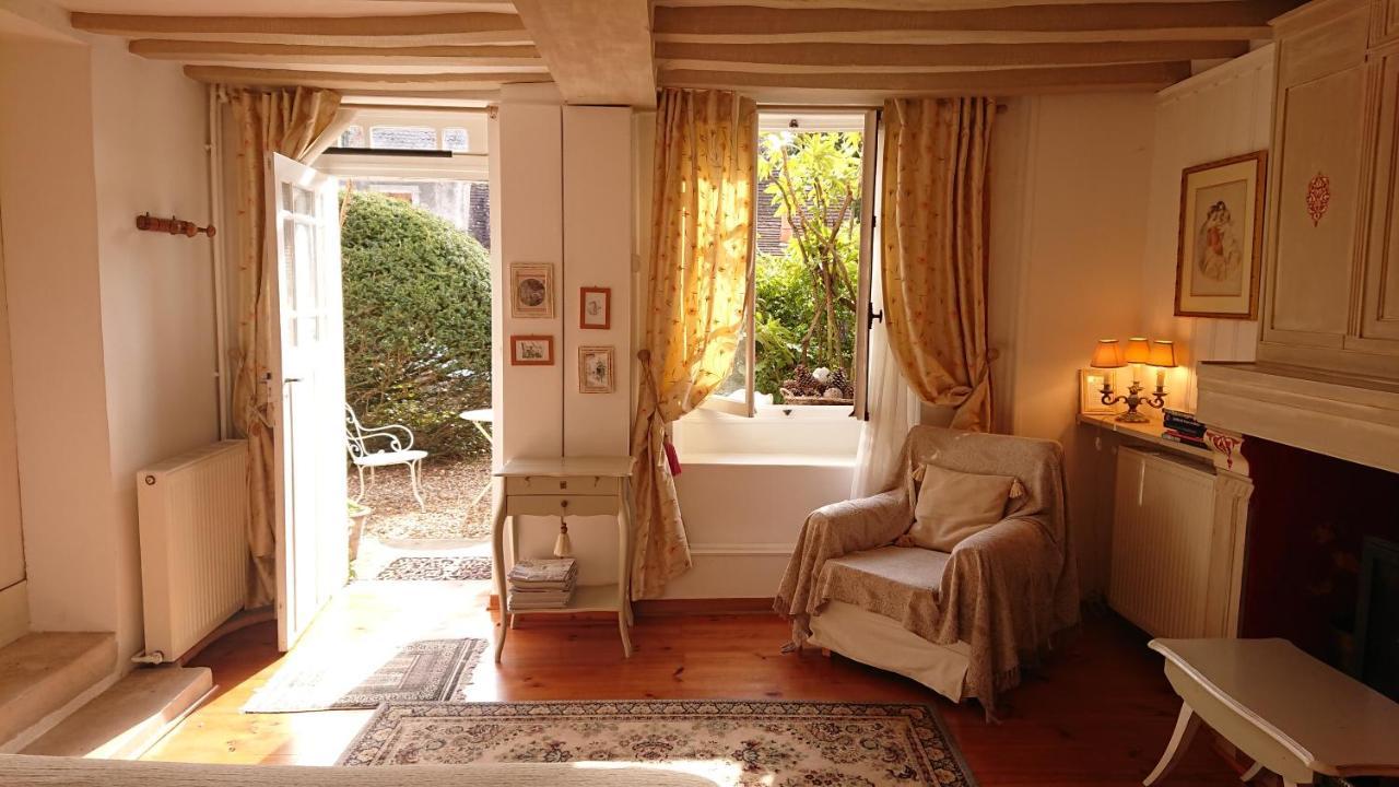 A L'Ombre Du Tilleul Apartment Живерни Екстериор снимка