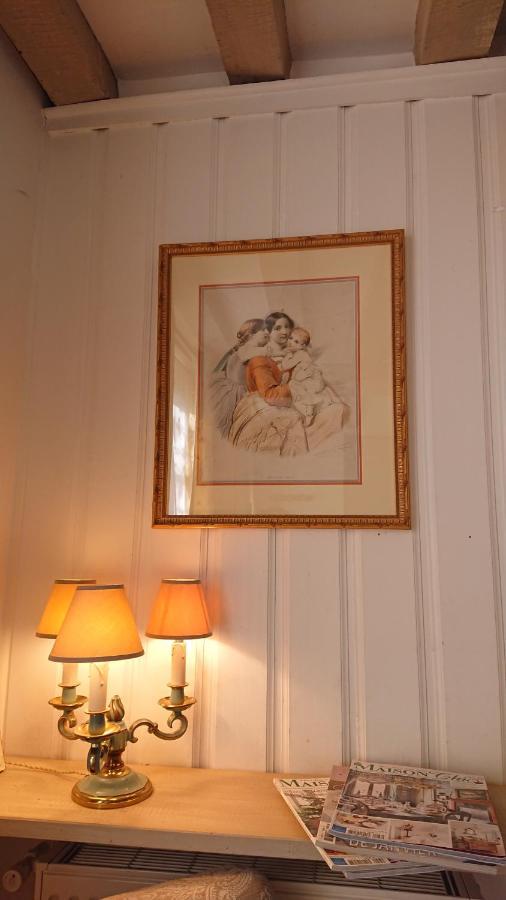 A L'Ombre Du Tilleul Apartment Живерни Екстериор снимка