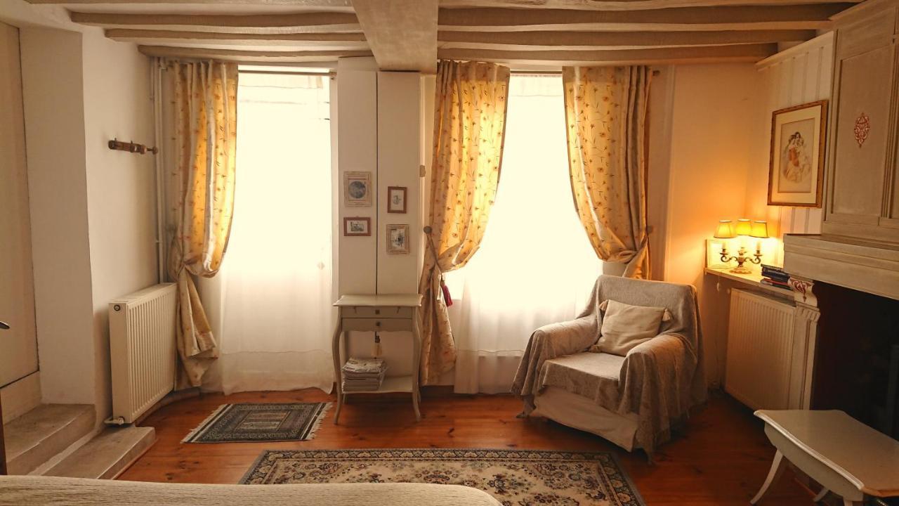 A L'Ombre Du Tilleul Apartment Живерни Екстериор снимка