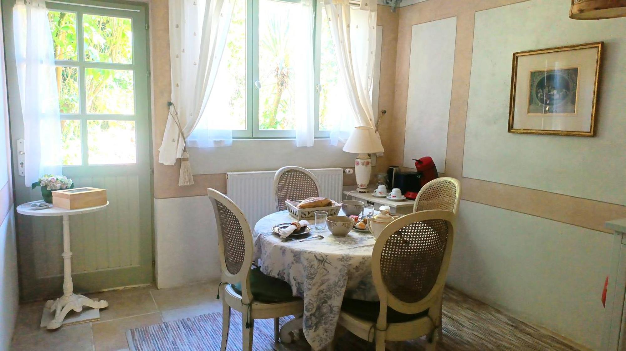 A L'Ombre Du Tilleul Apartment Живерни Екстериор снимка
